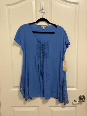 World Unity Blue Crochet Detail Short Sleeve Tunic Top